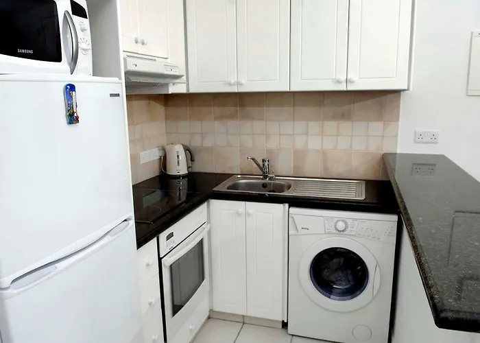 아파트 Hermes Gardens 파포스